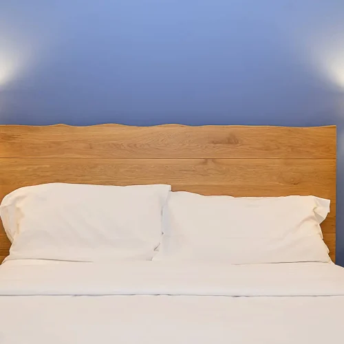Camera accogliente con letto matrimoniale